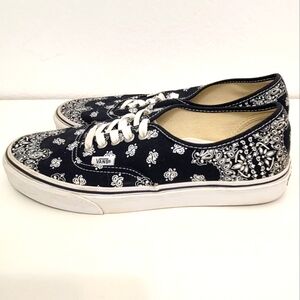 $18 Vans Old Skool Paisley Black Shoes